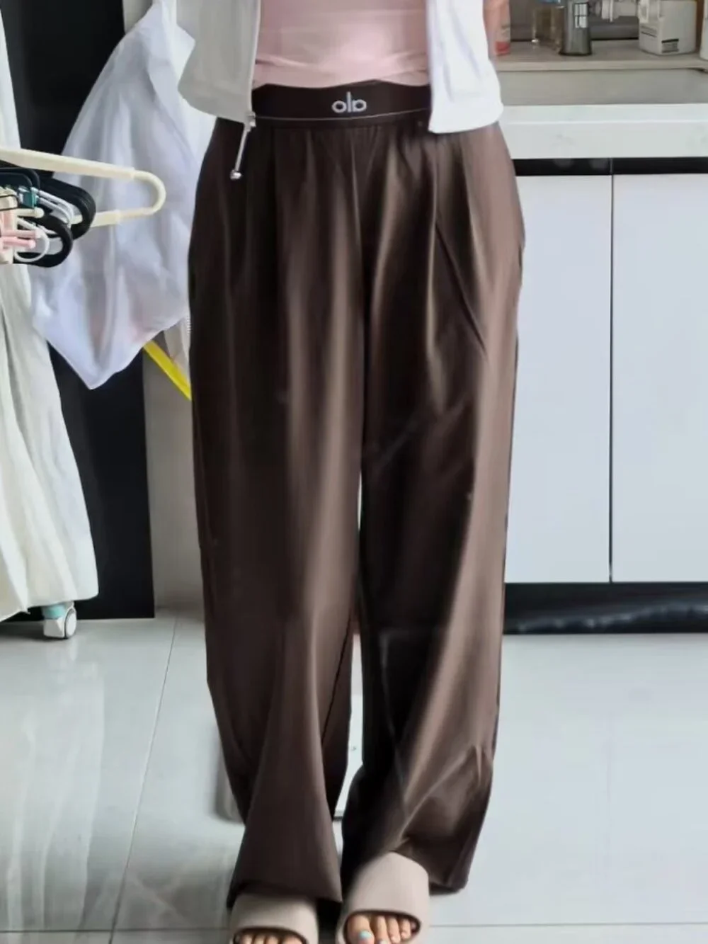 ALO Yoga Suit Up Brown Relaxed Fit Trouser😘Elevated Casual👑Must-Have